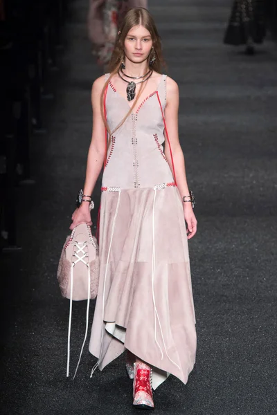 Look 30